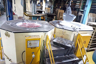 旋轉(zhuǎn)坩堝保溫爐